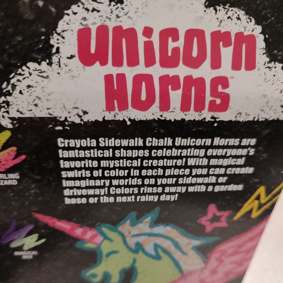 Create magical sidewalk art with the use of these unicorn horn swirl chalk stick - Picture 5 of 12